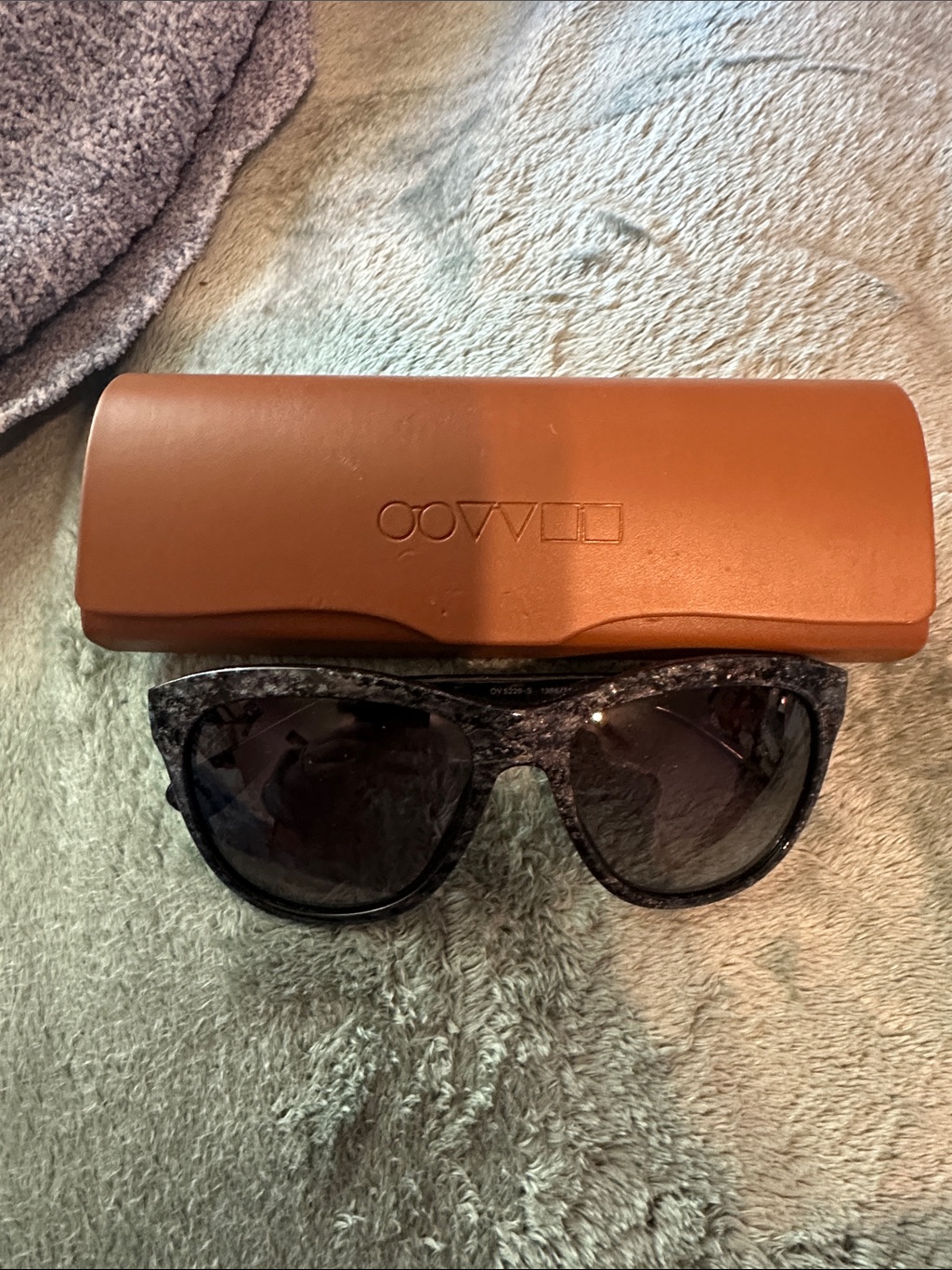 Oliver Peoples Black & Gray Oversized Sunglasses With Case
